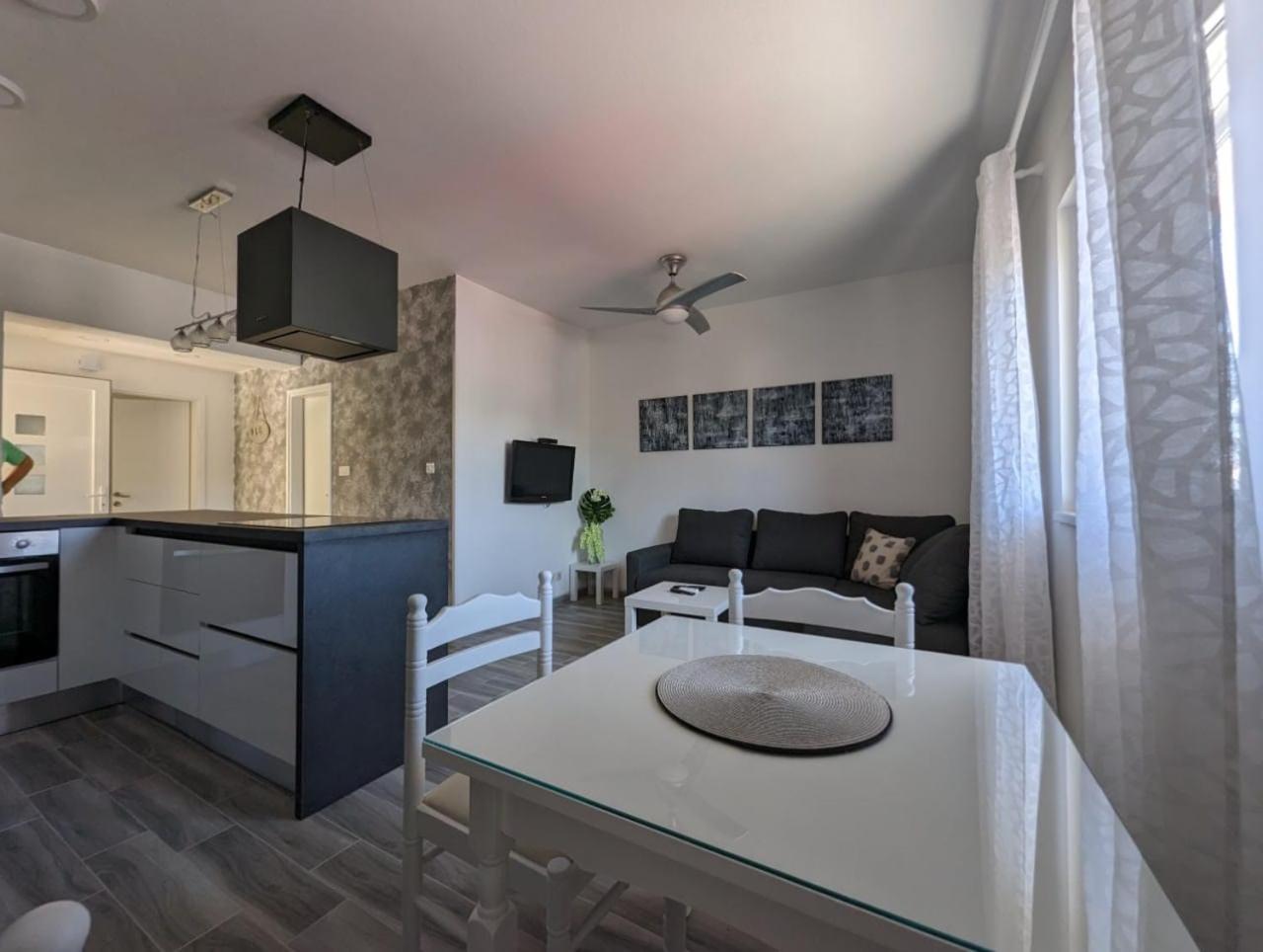 Apartman Bonaca Lägenhet Šibenik Exteriör bild